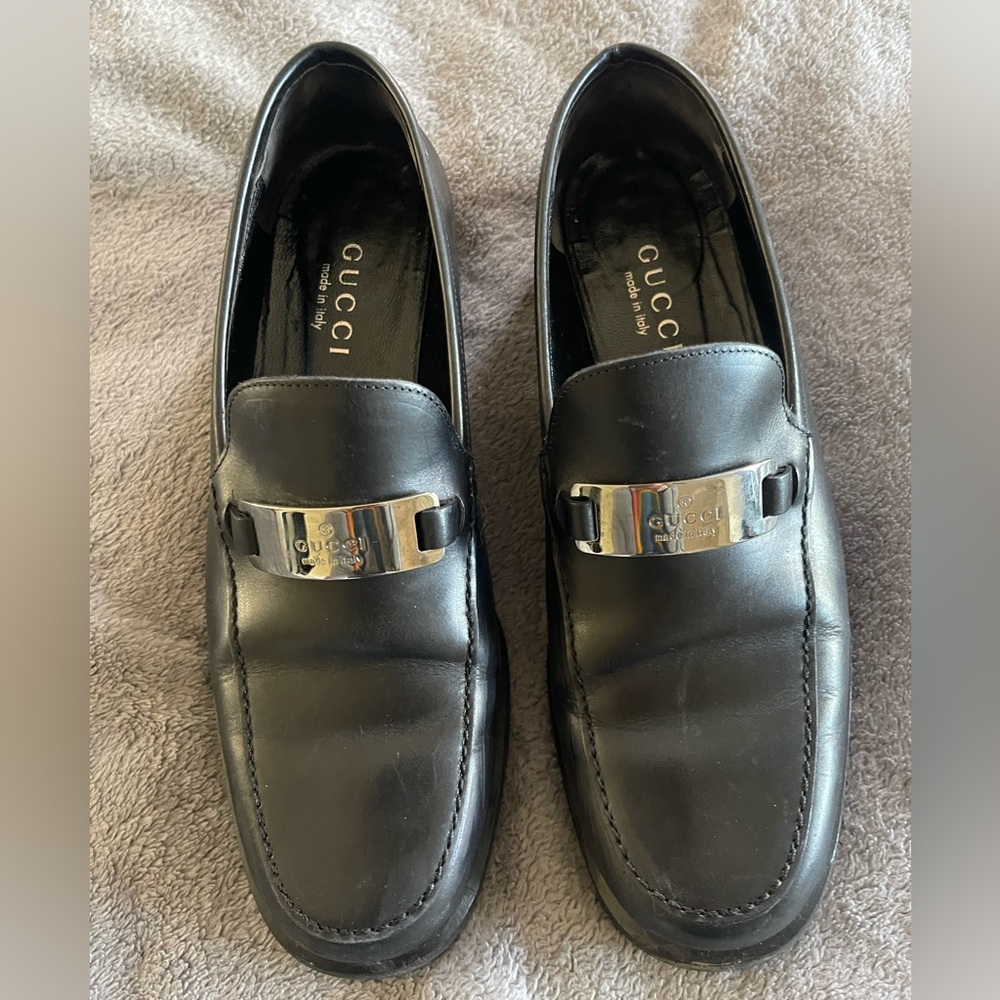 Gucci women’s loafers. - 38.5 used excellent condition.